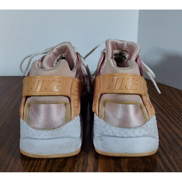 Nike Huarache Run SE GS Pink Youth Size 7 Y Women 8.5 Running Shoes 904538-600 - Picture 6 of 9